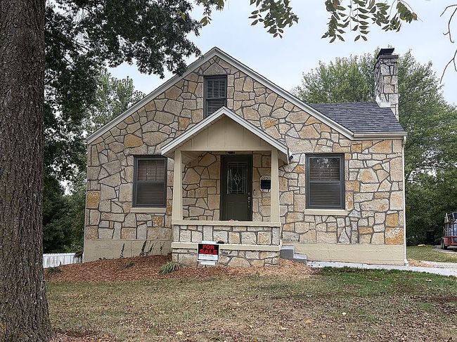 Photo of 1820 Green Berry Rd