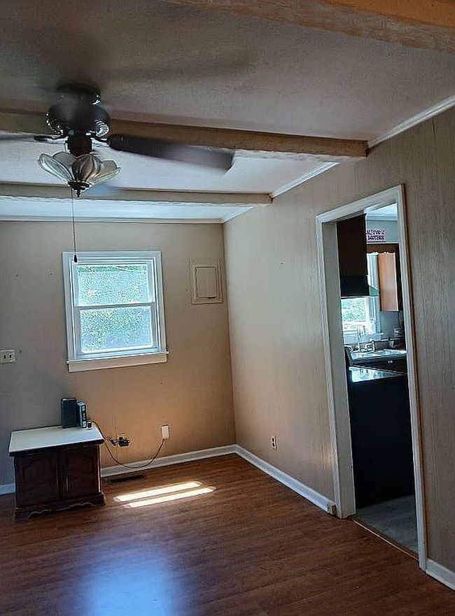 Image of 1403 Lynn Pl