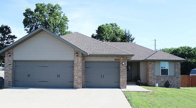 Photo of 505 S Forest Ln, Republic, MO