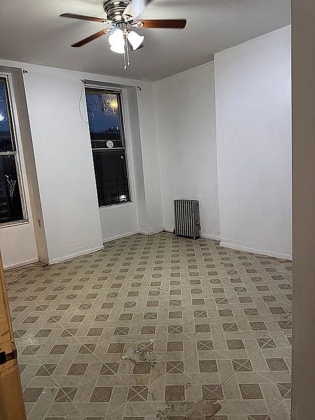Photo of 433 E 141st St, Bronx, NY