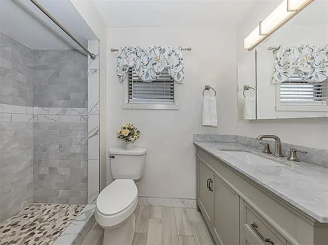 Photo of 1720 Lakeside Dr #1716-B, Venice, FL
