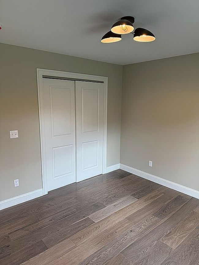 Photo of 136 Vienna Ave, Ludlow, MA