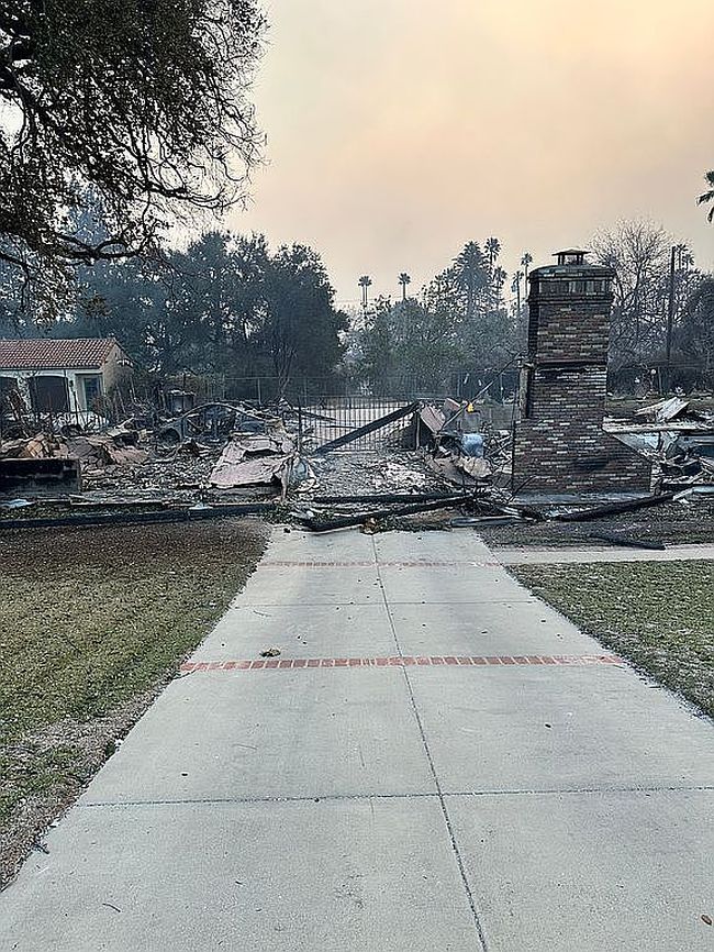 Photo of 1660 Homewood Dr, Altadena, CA