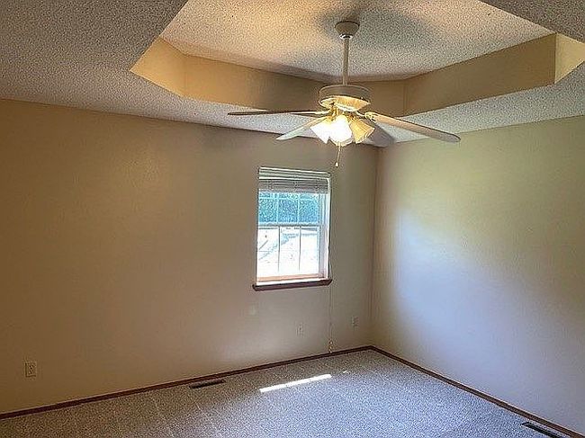 Photo of 2031 Redbird Dr, Webb City, MO