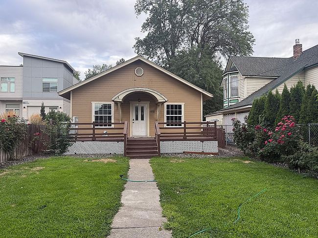 Photo of 1021 Park Ave