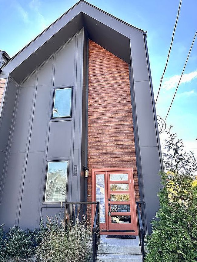 Image of 602 Newhall Dr