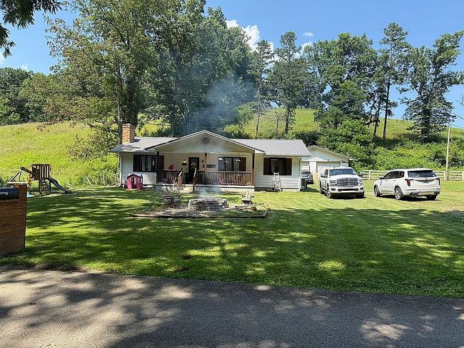 Photo of 166 Moore Br, Flatgap, KY