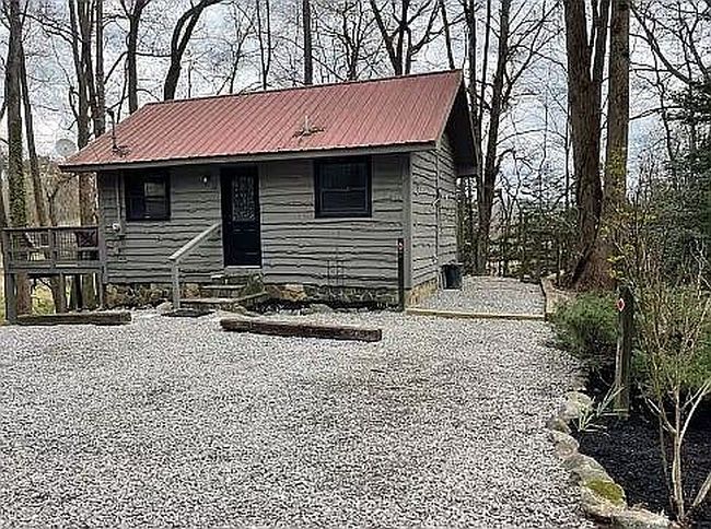 60 Walden Pond Rd, Bryson City, NC