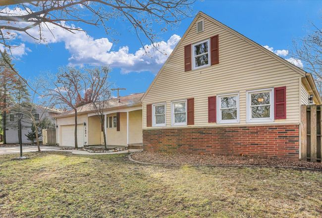 Image of 1001 S Mattis Ave