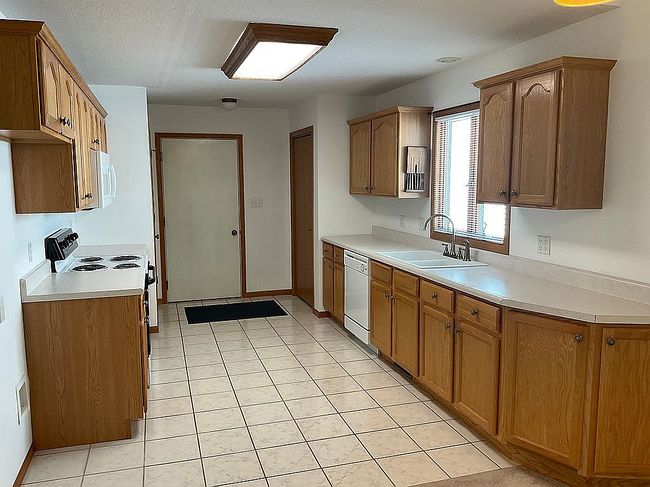 Photo of 2011 Villa Pines Cir, Carbon Cliff, IL