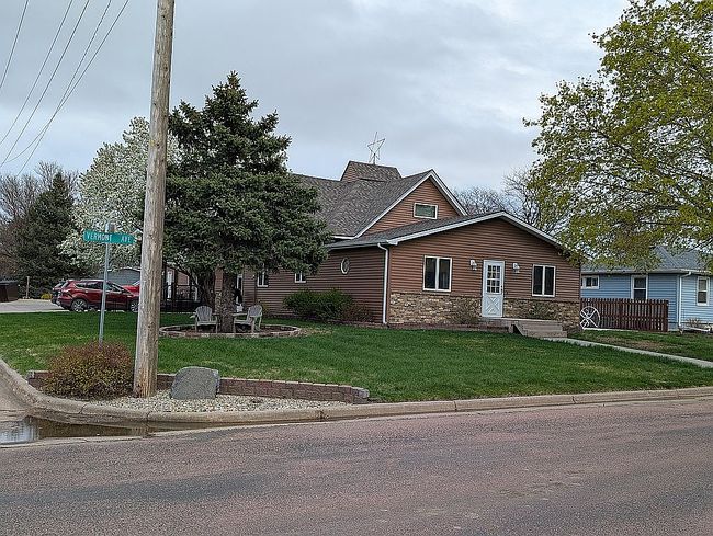 Photo of 901 S Vermont Ave, Platte, SD