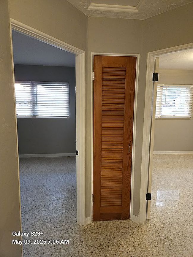 Additional photo 2 of property located at 910 Sw 3rd Ave