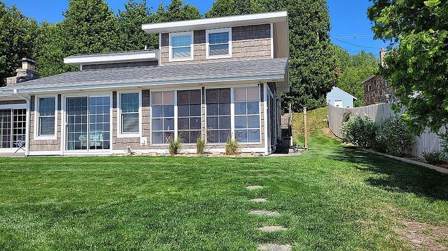 Image of 21261 Bluffs Hwy