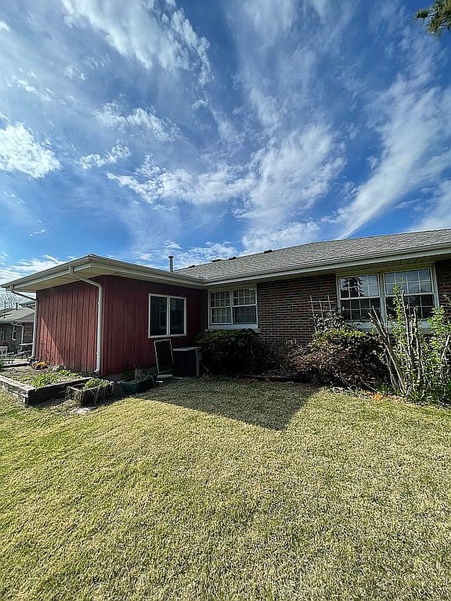 Image of 308 W Edgevale Pl