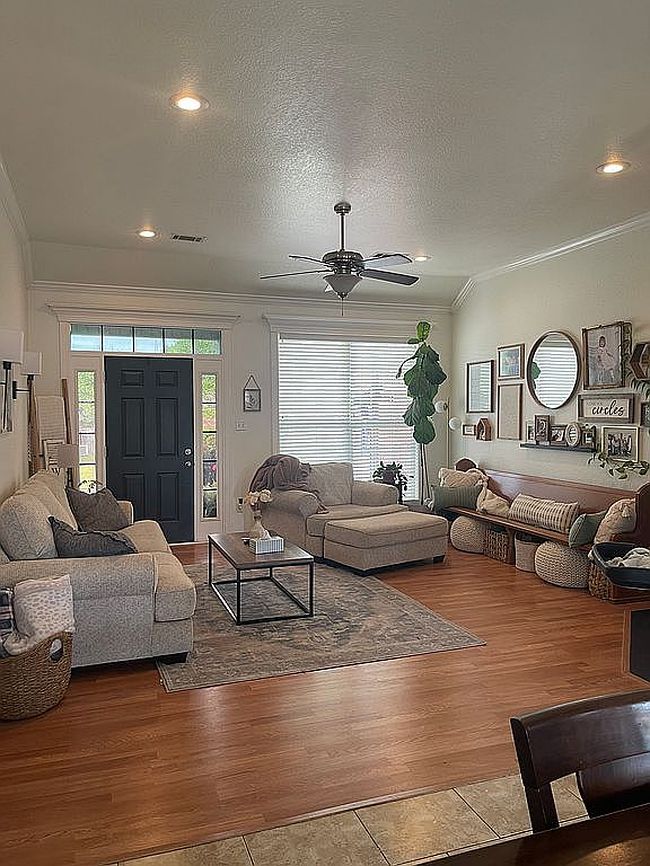 Image of 1060 Maple Ridge Dr