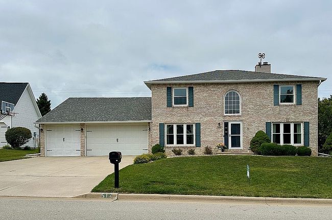 Photo of 512 Ironwood Cc Dr, Normal, IL