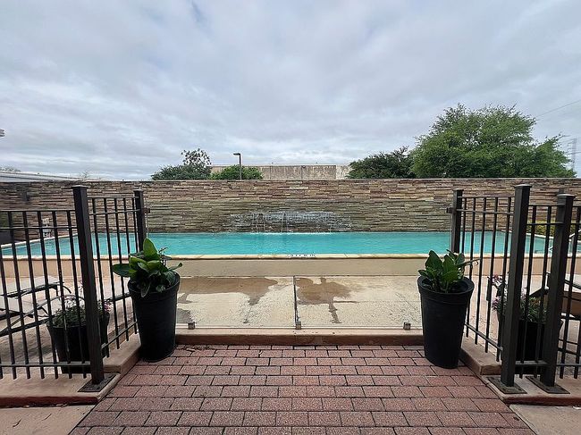 Image of 1401 S Flores St Apt 409