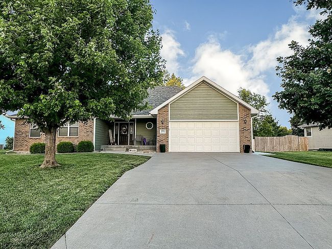 Photo of 4025 Bald Eagle Dr, Manhattan, KS