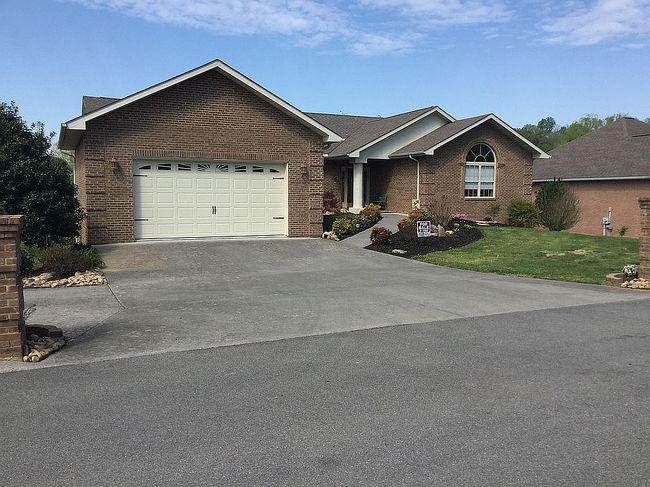 Image of 606 Riverbrook Dr