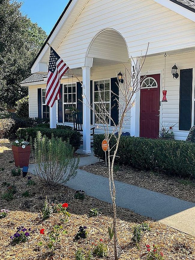 Image of 16 Grandiflora Ln