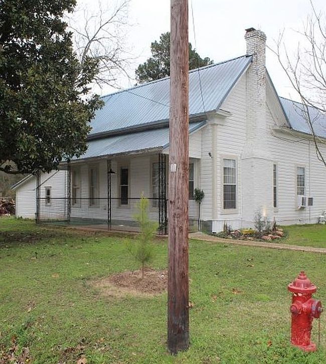Image of 310 E Fannin St