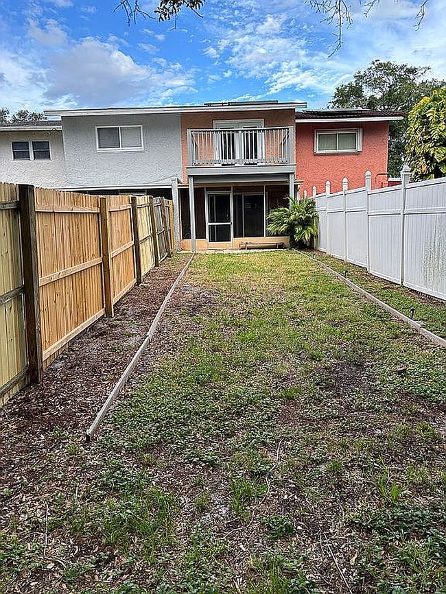 Image of 1718 Azalea Ct Apt B