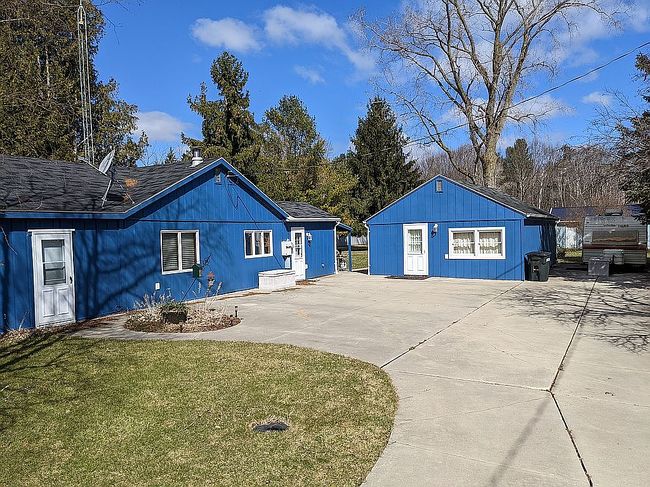 Photo of 6871 Roach Rd, Lexington, MI