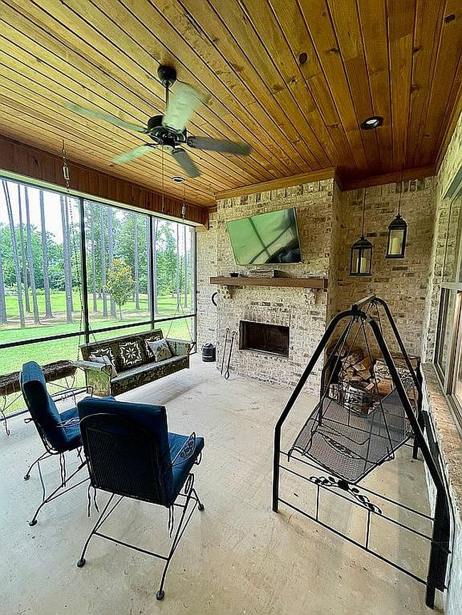 Photo of 202 Lost Oak Ln, Brandon, MS