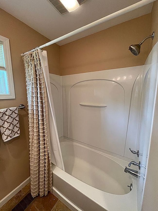 Photo of 464 Cleveland Ave, Hornell, NY