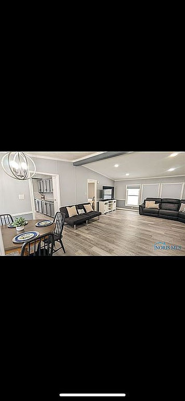 Photo of 2860 W Risingsun Rd, Port Clinton, OH
