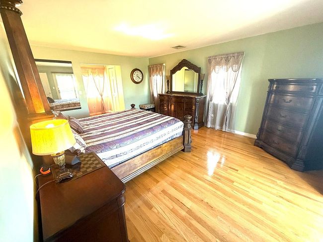Photo of 198 Sylvan Ave, Riverhead, NY