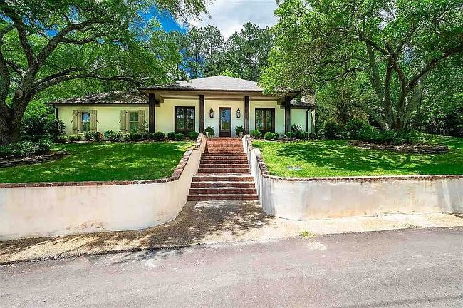 Preview of property located at 2319 Twin Lakes Cir