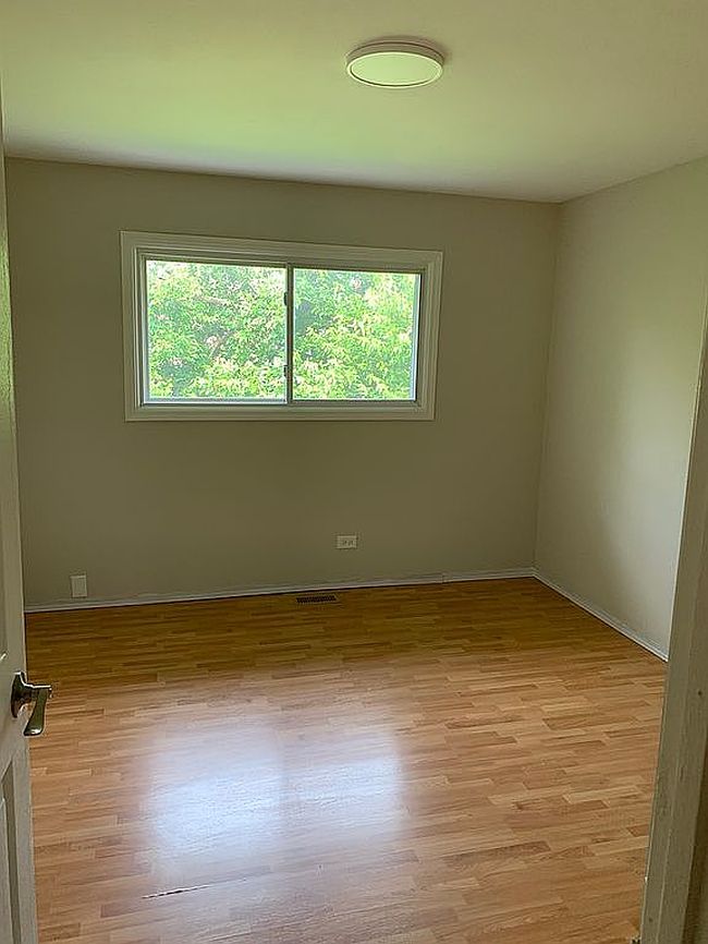 Photo of 1324 S Main St, Lombard, IL