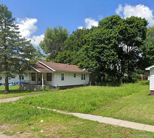 Image of 1913 E Cedar St