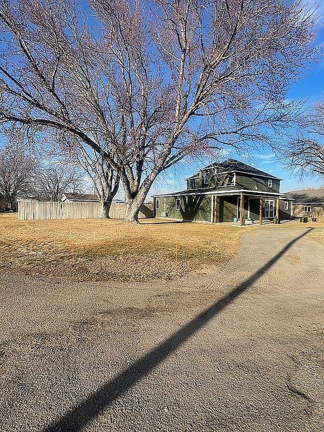 Photo of 309 W 3rd Ave, Arnold, NE