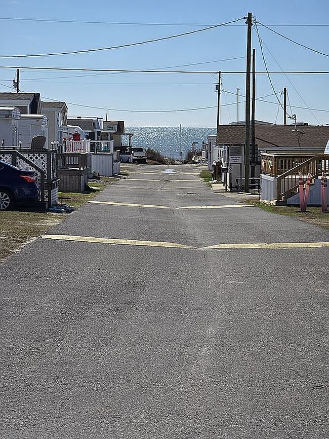 Image of 129 Block Dr