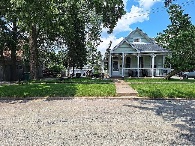 Photo of 207 E Custer St, Lemont, IL