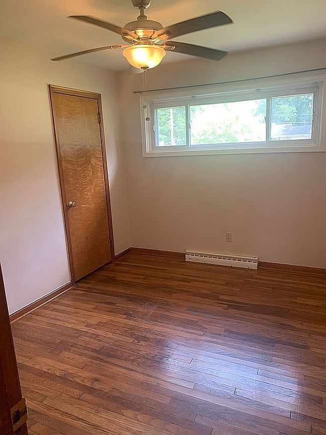 Photo of 5479 E Heisley Rd, Mentor, OH