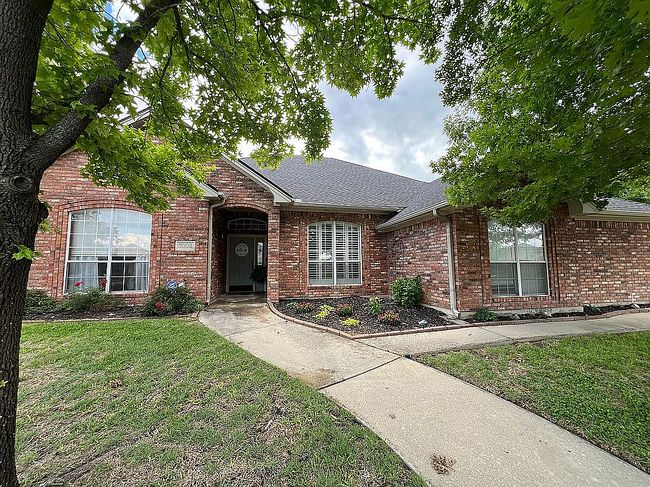 Image of 5002 Lakeshore Dr