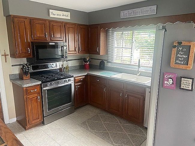 Additional photo 1 of property located at 40 Lenora Dr