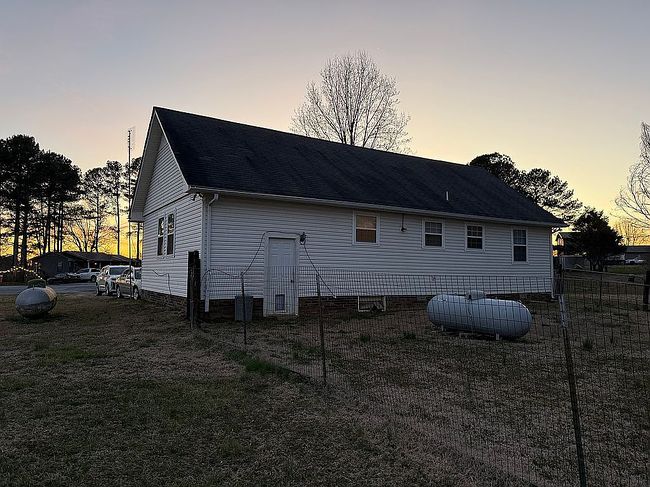Image of 119 Pine Tree Ln