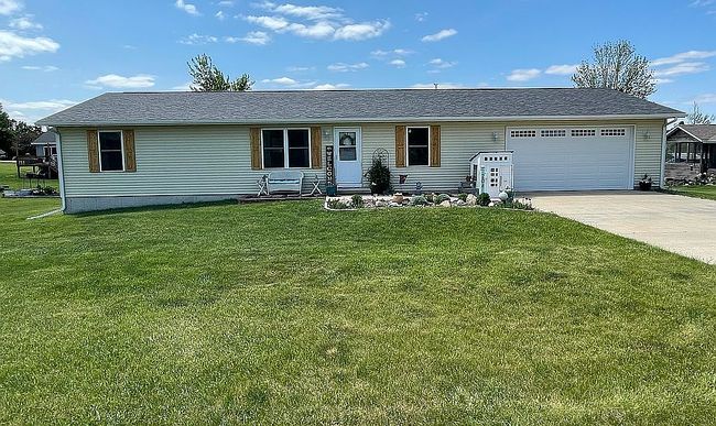 Photo of 204 Center St Se, Blairstown, IA