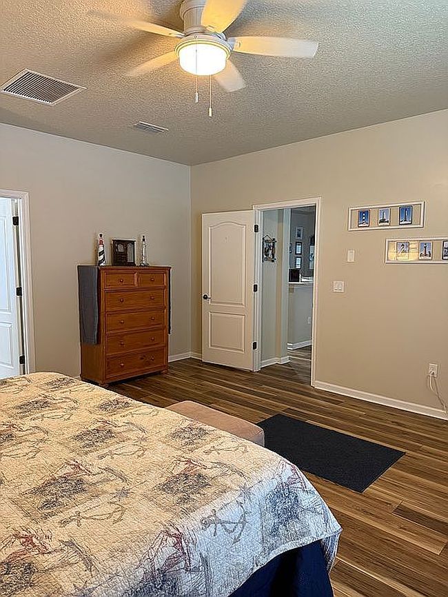 Image of 4079 Sherman Hills Pkwy W
