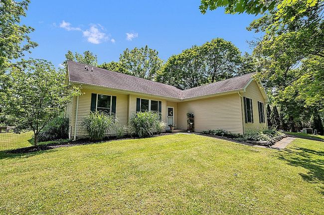 Photo of 7 Old Farm Rd, Stewartsville, NJ