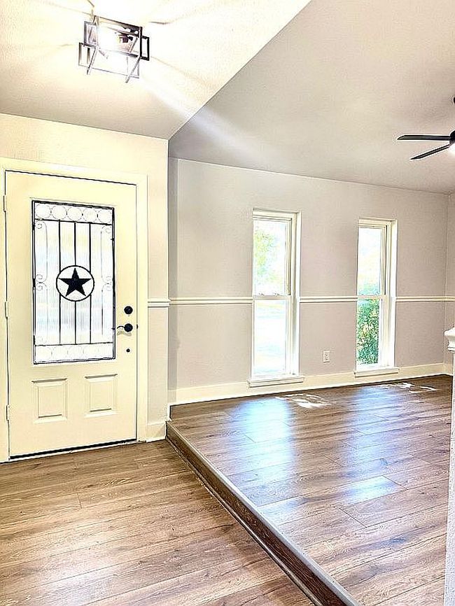 Additional photo 3 of property located at 4 Robins Nest Dr