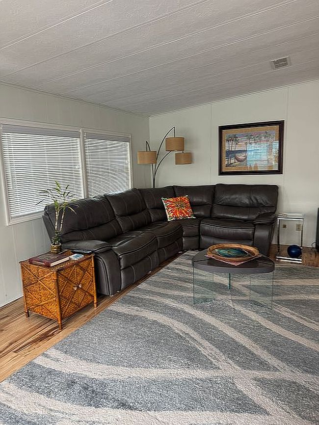 Image of 12100 Seminole Blvd