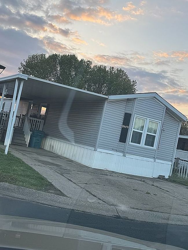 Photo of 2449 Saw Grass Dr, Evansville, IN
