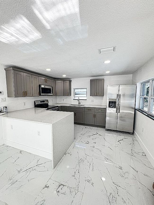 Image of 547 16th Ave S