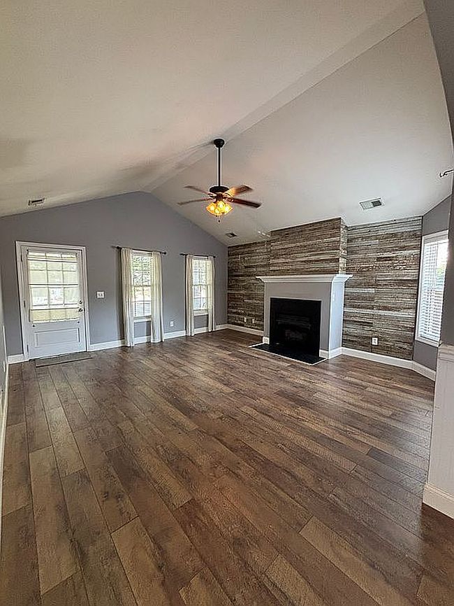 Photo of 5052 Kathryn Glen Dr, Acworth, GA