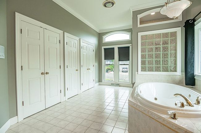 Image of 2548 Stone Ridge Dr
